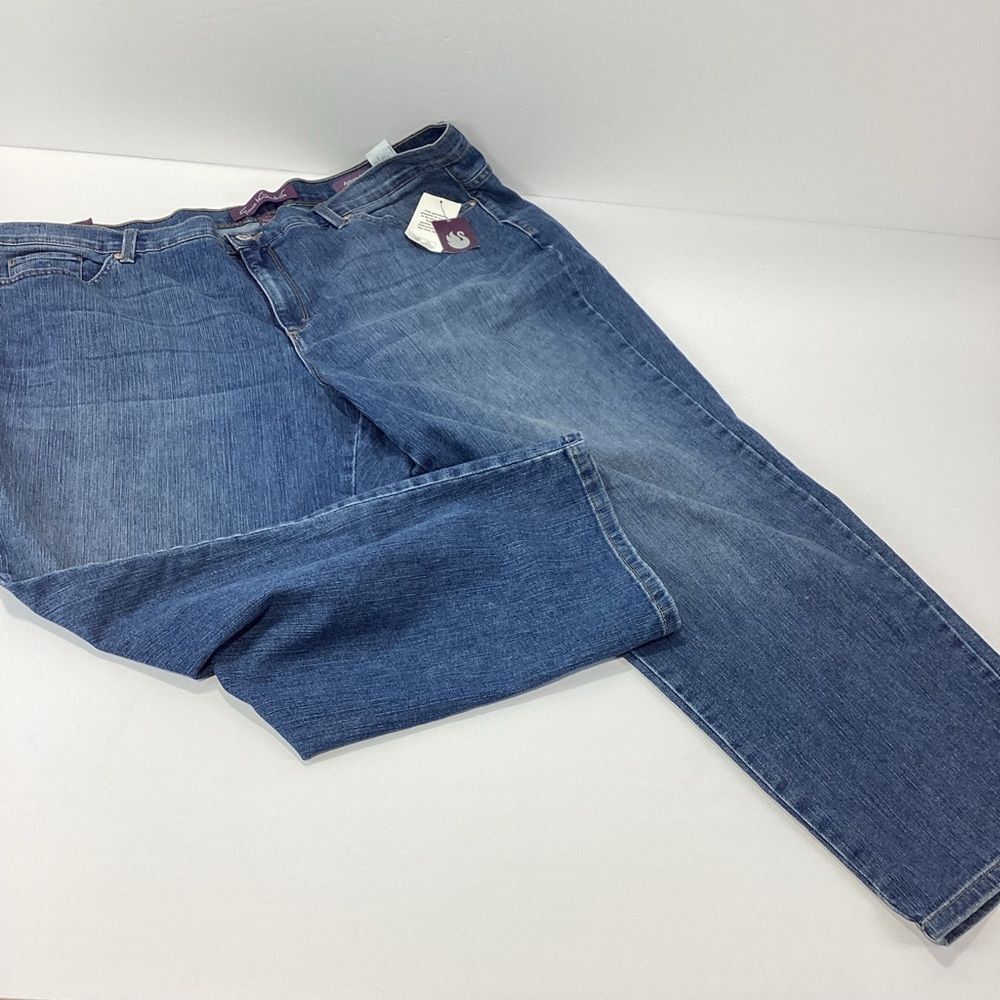 Gloria Vanderbilt Amanda Jeans Straight Plus Size 24W Short NWT